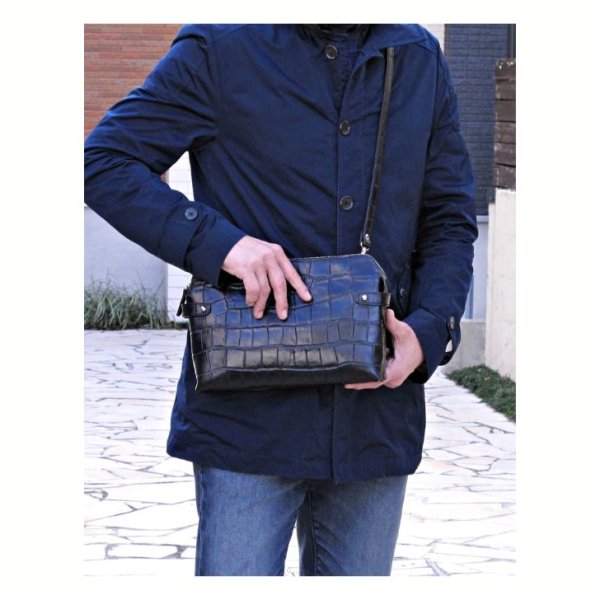 画像4: [COXSWAIN] メンズ クラッチバッグ ストラップ付き クロコエンボスド レザー ブラック CW1605CS BLACK 日本製 (4)